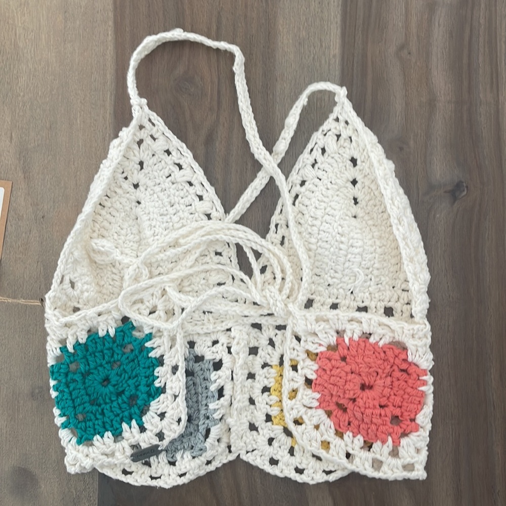 Crocheted top - Picture 2 of 3